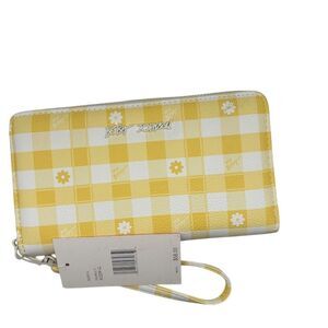 Betsey Johnson Yellow Gingham Daisy Wristlet Wallet Zip-Around